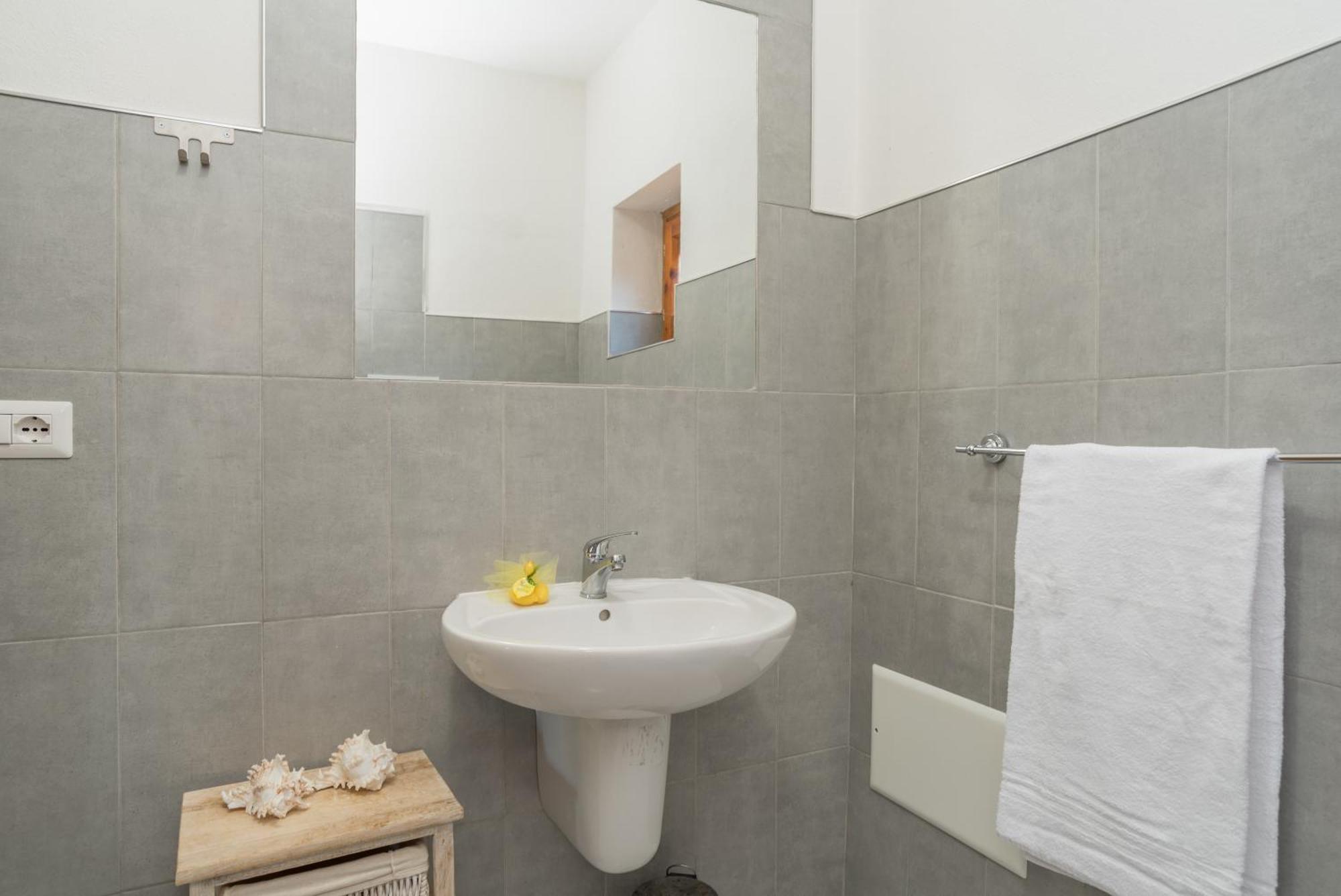 Quadrilocale Vico Trento Apartment San Teodoro  Exterior photo